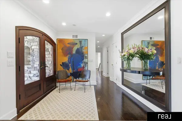 805 Ridgewood AVE, Omaha, NE 68114