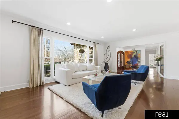 805 Ridgewood AVE, Omaha, NE 68114