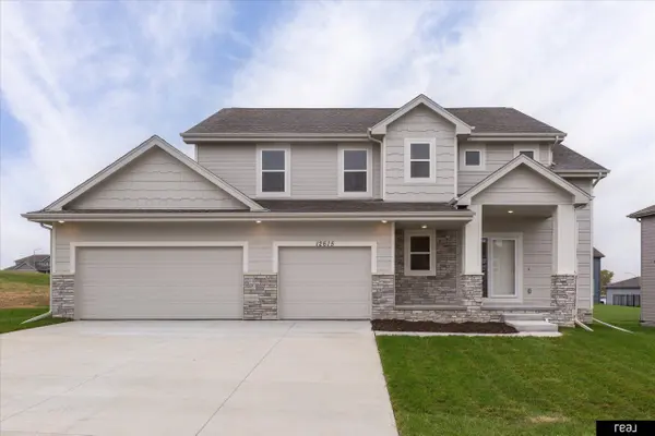 12615 Carpenter ST, Papillion, NE 68138