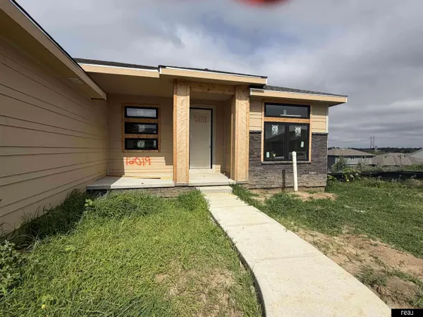 12019 S 44 ST, Bellevue, NE 68123