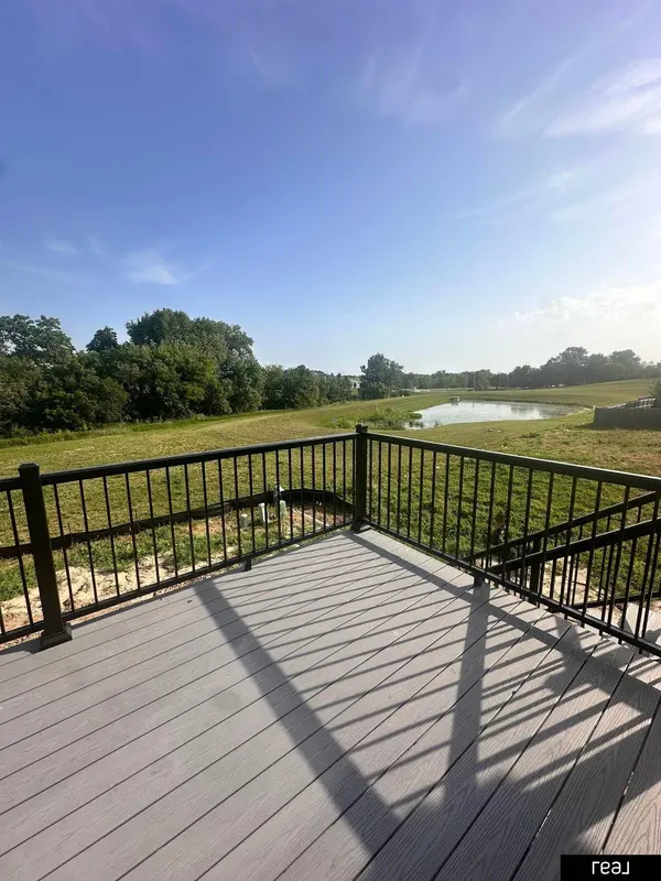 10914 Portage DR, Papillion, NE 68046