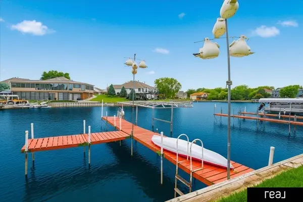 1070 Waters Edge CT, Carter Lake, IA 51510
