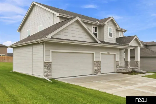 12615 Carpenter ST, Papillion, NE 68138