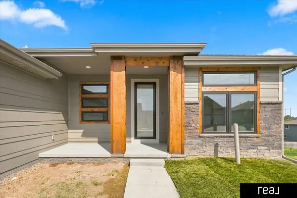 12019 S 44 ST, Bellevue, NE 68123