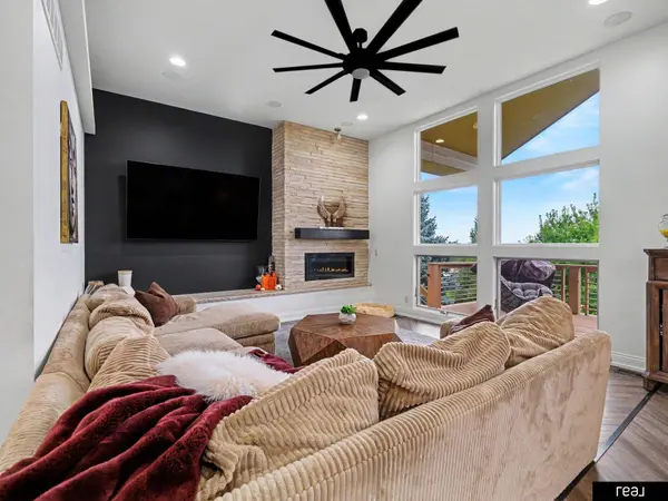 10215 Margo ST, La Vista, NE 68128