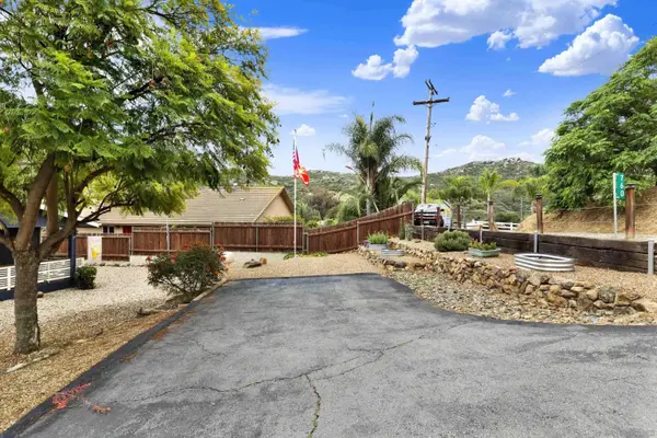 760 Lingel Dr, El Cajon, CA 92019