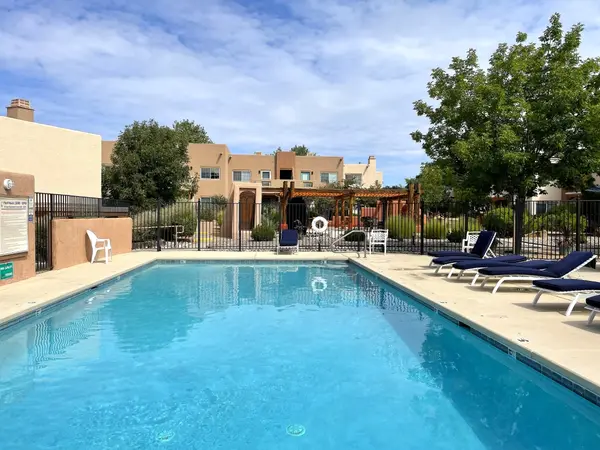 Think Smaller, Live Larger In A Santa Fe Condo!