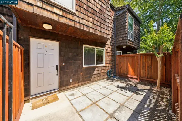 225 Mayhew Way #5, Walnut Creek, CA 94597