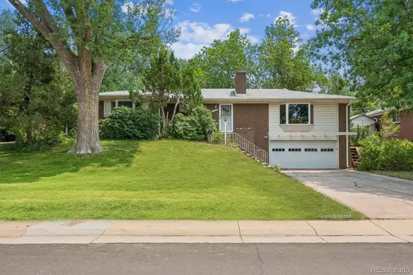 6408 S Acoma ST, Littleton, CO 80120