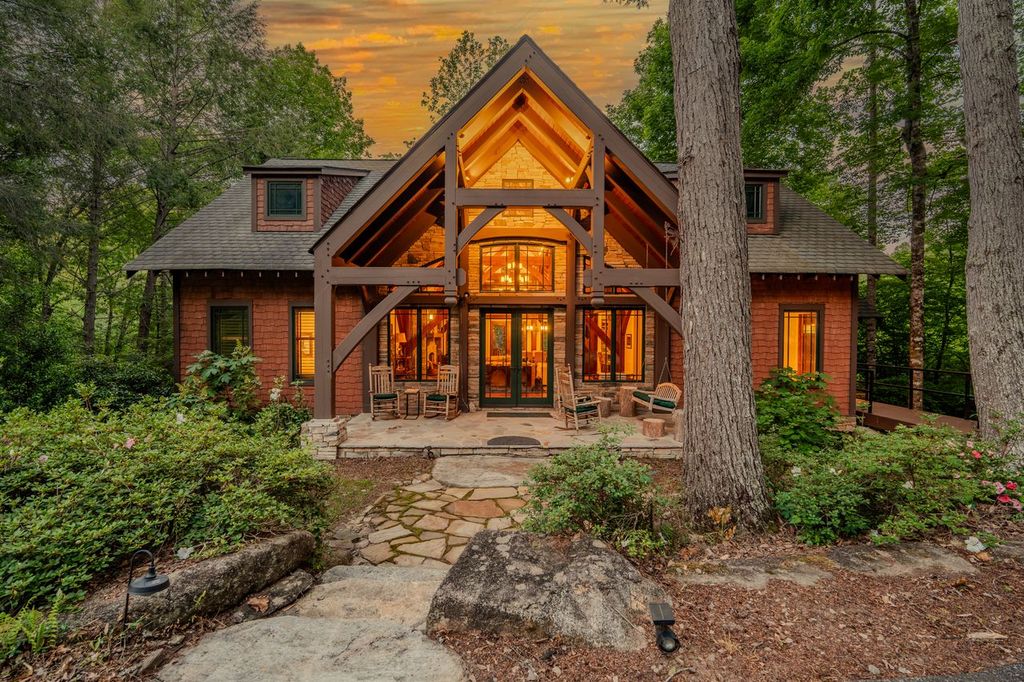 Mountains and trails lifestyle listings