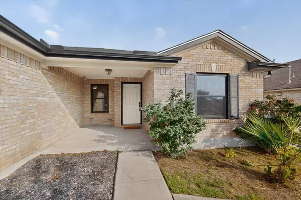 211 Silverado DR, Kyle, TX 78640