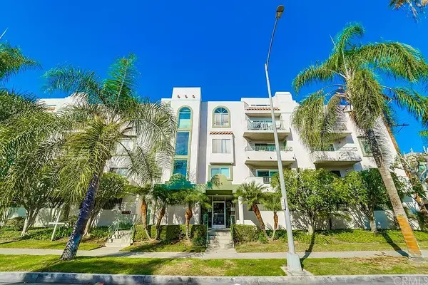 445 W 6th St #205, Long Beach, CA 90802-1246