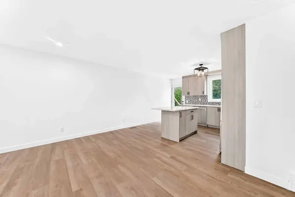 856 Rundlecairn WAY NE, Calgary, AB T1Y2R7