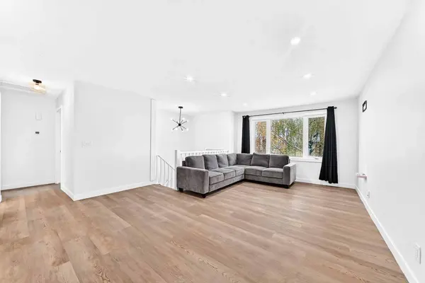 856 Rundlecairn WAY NE, Calgary, AB T1Y2R7
