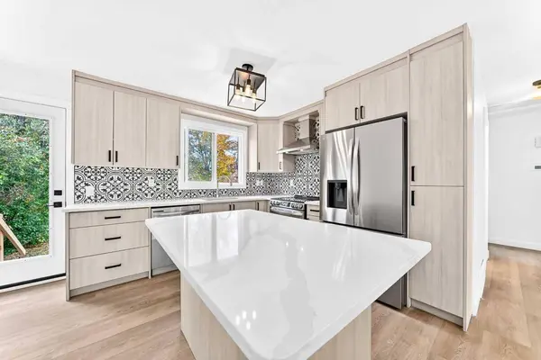 856 Rundlecairn WAY NE, Calgary, AB T1Y2R7
