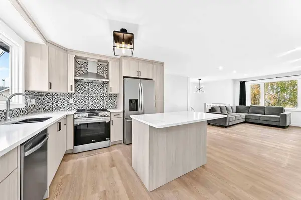 856 Rundlecairn WAY NE, Calgary, AB T1Y2R7