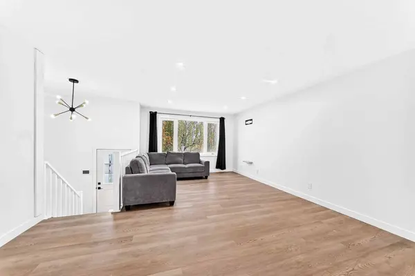 856 Rundlecairn WAY NE, Calgary, AB T1Y2R7
