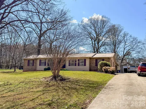 1017 3rd AVE NW, Conover, NC 28613