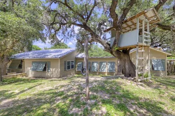 512 Cr 348 (River Road), Concan, TX 78838