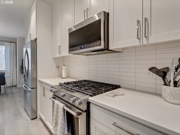 29120 SW COSTA CIR #E, Wilsonville, OR 97070