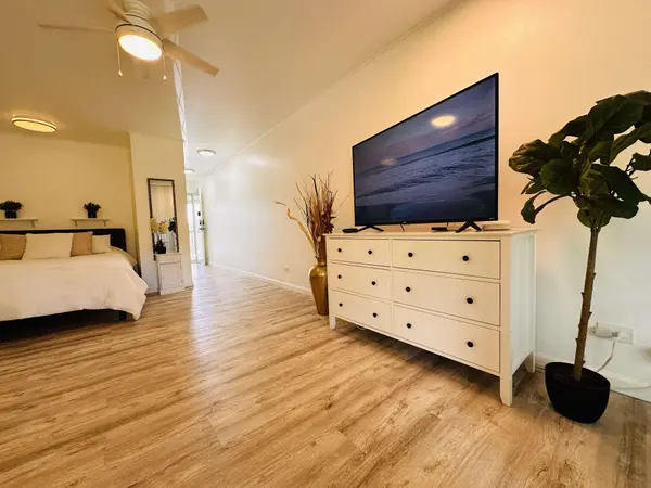75-5776 KUAKINI HWY #327, Kailua Kona, HI 96740