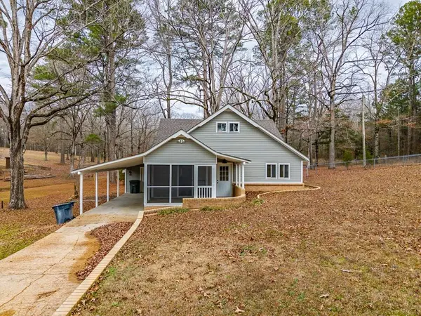 319 Rogers Avenue, Bruce, MS 38915