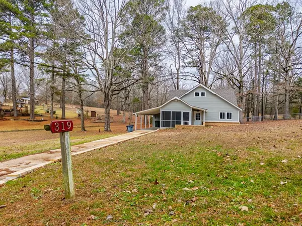 319 Rogers Avenue, Bruce, MS 38915