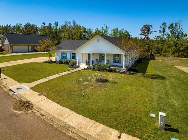 112 Taylor Circle, Taylor, MS 38673