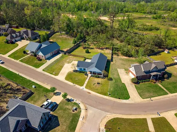 112 Taylor Circle, Taylor, MS 38673