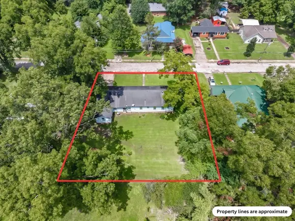 75 Bailey Ave, Coffeeville, MS 38922