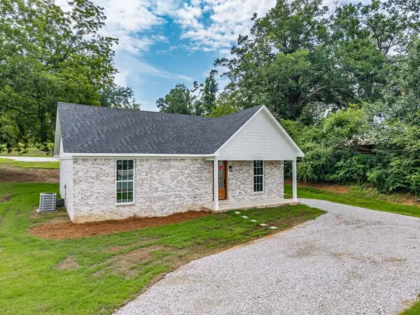 208 Market Street, Water Valley, MS 38965