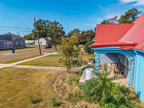 268 W. Gay Street, Charleston, MS 38921