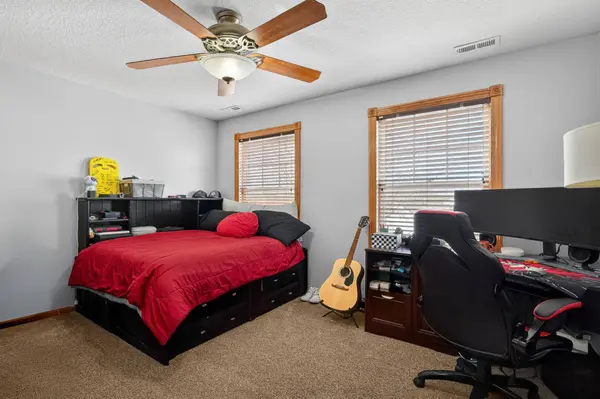 Another bedroom that gives you options