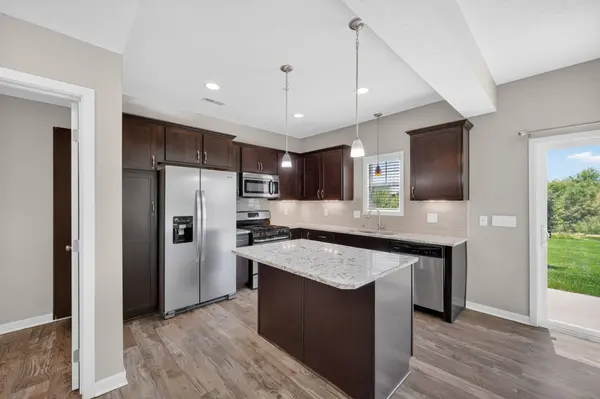 3114 SE Glenstone Drive, Grimes, IA 50111