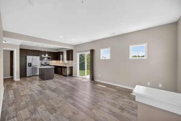 3114 SE Glenstone Drive, Grimes, IA 50111