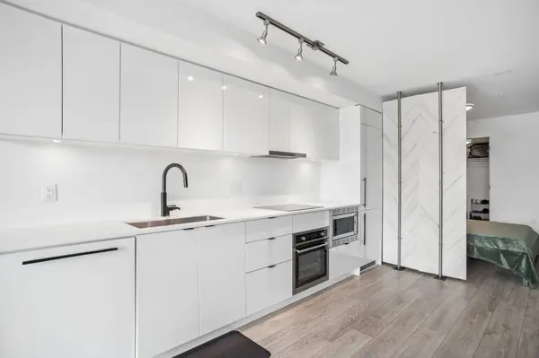 630 E Broadway #319, Vancouver, BC V5T 0J1