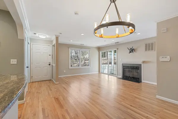 43 Eagles Notch Dr, Englewood, NJ 07631-5060
