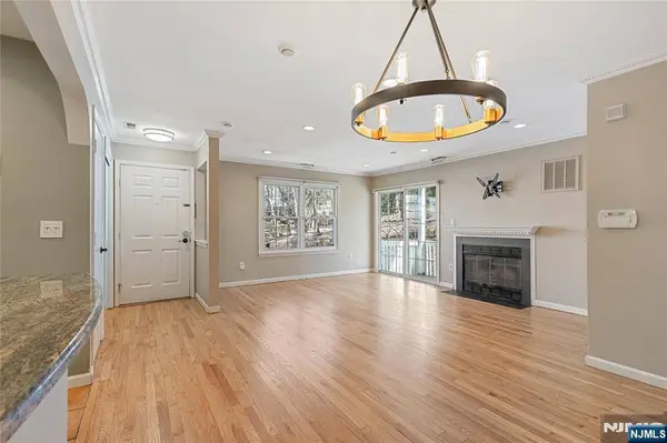 43 Eagles Notch DR, Englewood, NJ 07631