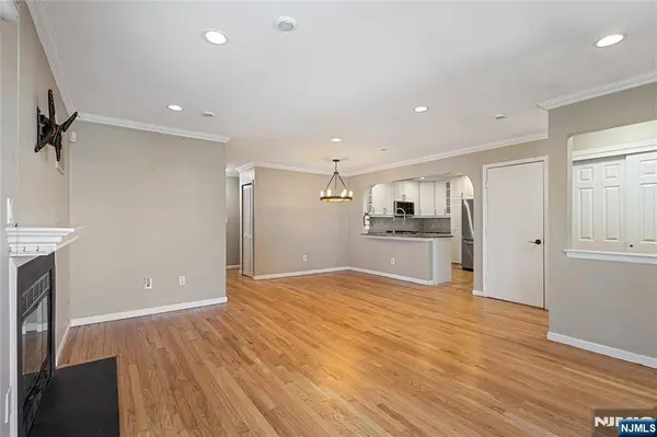 43 Eagles Notch DR, Englewood, NJ 07631