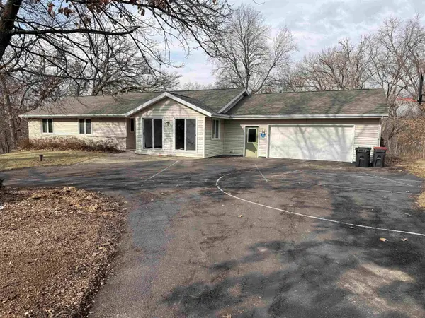 6834 W Thornapple Drive, Janesville, WI 53548-9327