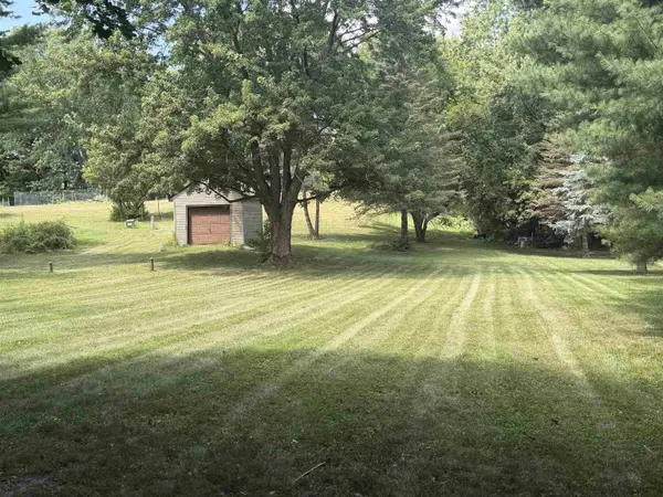 5201 N Grandeur Drive, Milton, WI 53563-9461