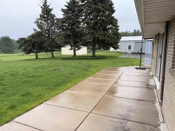 3926 N Harmony Town Hall Rd, Janesville, WI 53546-9316