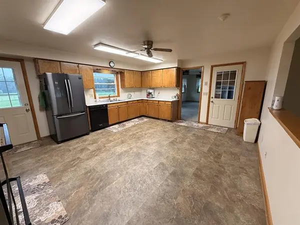 3926 N Harmony Town Hall Rd, Janesville, WI 53546-9316