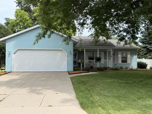 1820 Edon Dr, Janesville, WI 53546-1382