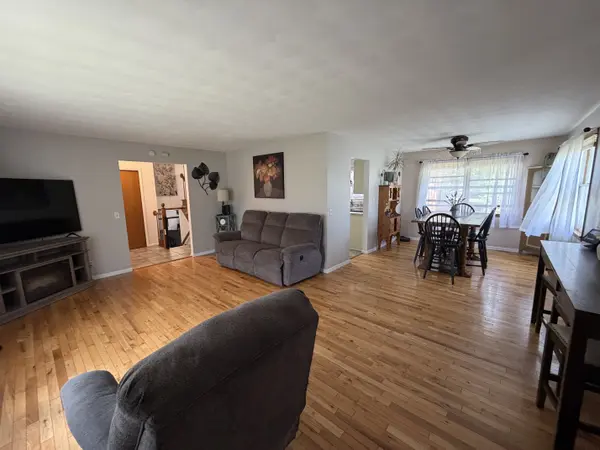 5201 N Grandeur Dr, Milton, WI 53563-9461