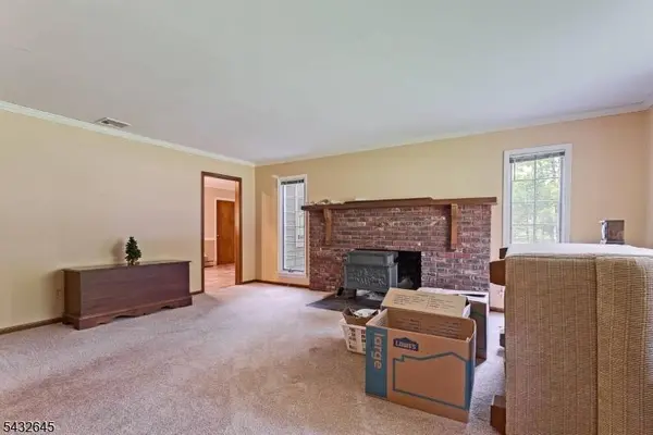 12 Dogwood Dr, Chester Twp., NJ 07930