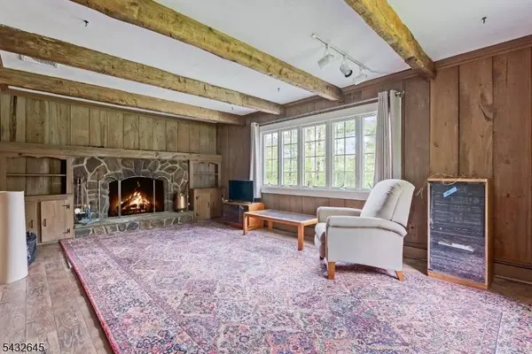 12 Dogwood Dr, Chester Twp., NJ 07930