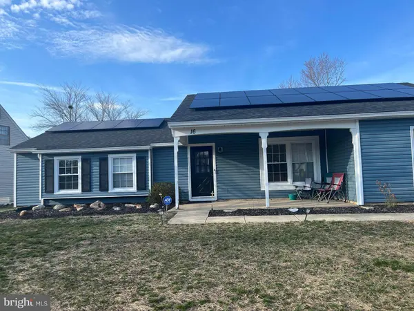 16 ABERDALE LN, Sicklerville, NJ 08081