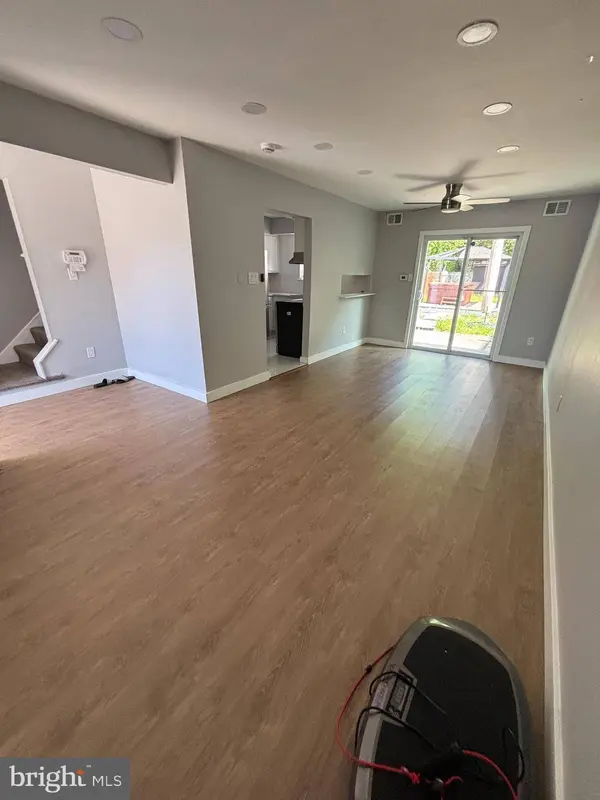 12 HEATHERWOOD DR, Sicklerville, NJ 08081