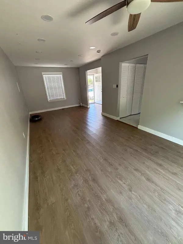12 HEATHERWOOD DR, Sicklerville, NJ 08081